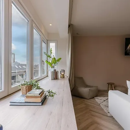 Juan - Modern 2 Bedroom In Apartment *
